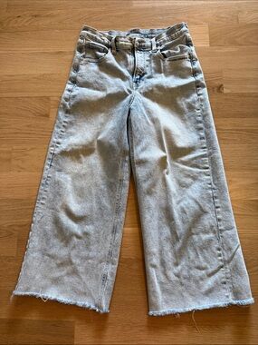 High-Rise Wide Leg Raw Hem Jeans - Light Gray